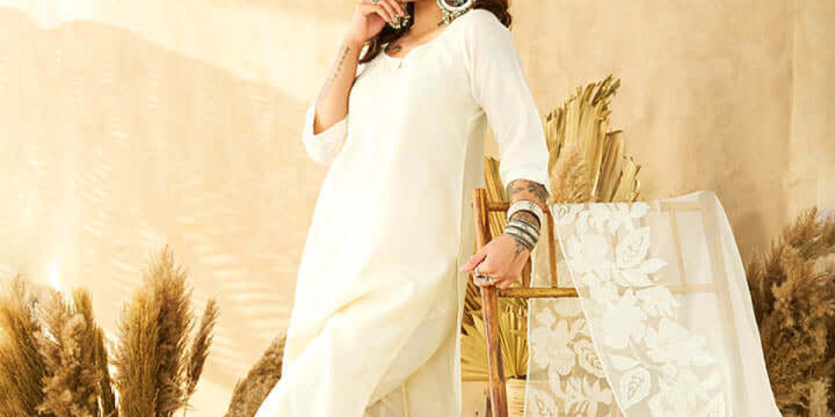 Tradition Meets Modern Style- Indian Nobo Womanlabel Clothes.