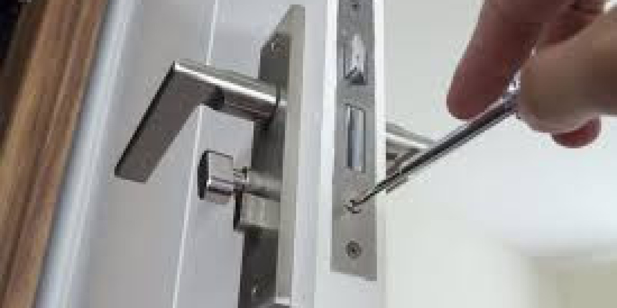 Betrouwbare Slotenmaker in Hoevenen: Snel, Veilig en Professioneel